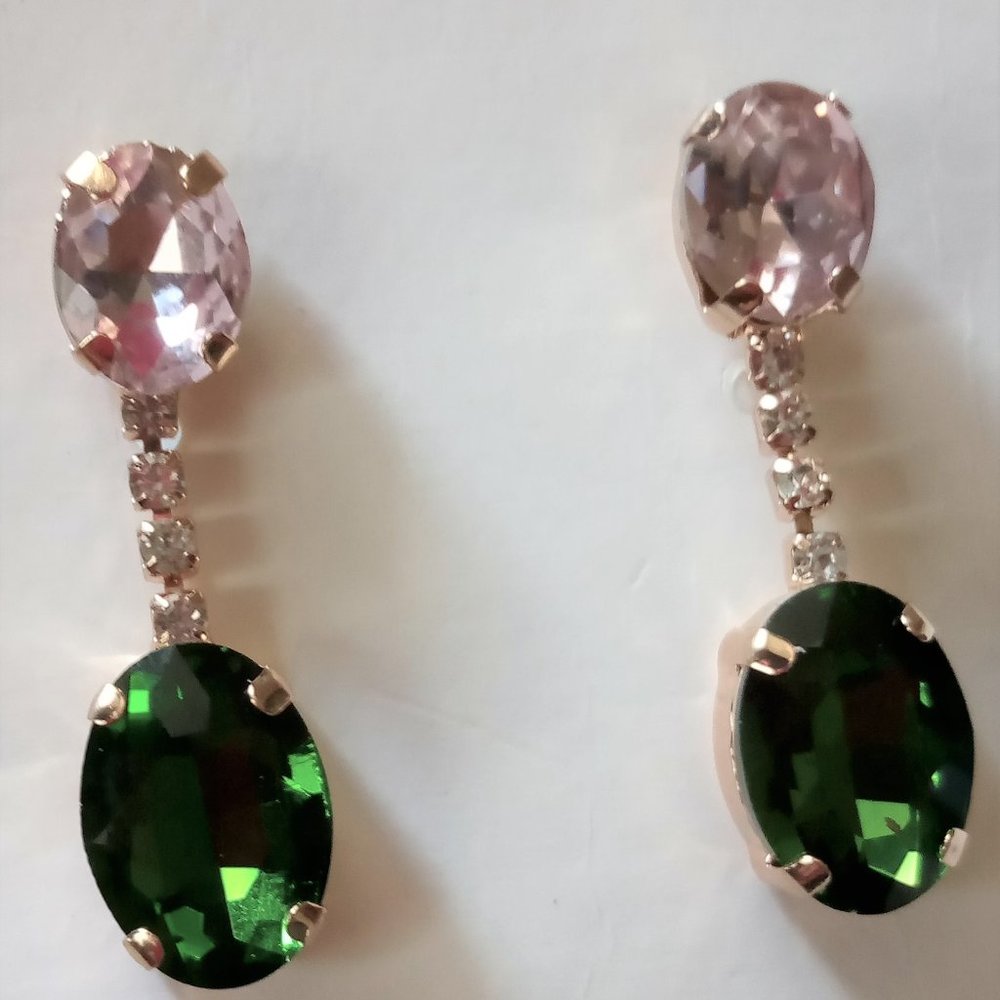 Rhinestone And Crystals Women's Earrings Pierced - Picture 1 of 5